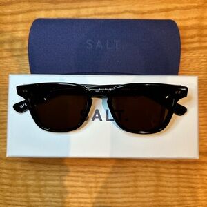 BRAND NEW IN BOX Polarized Reiner Salt Optics sunglasses in Black